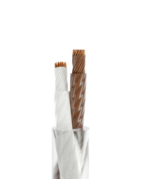 Melodika Brown sugar Close-up of cable with white insulation and brown conductor 